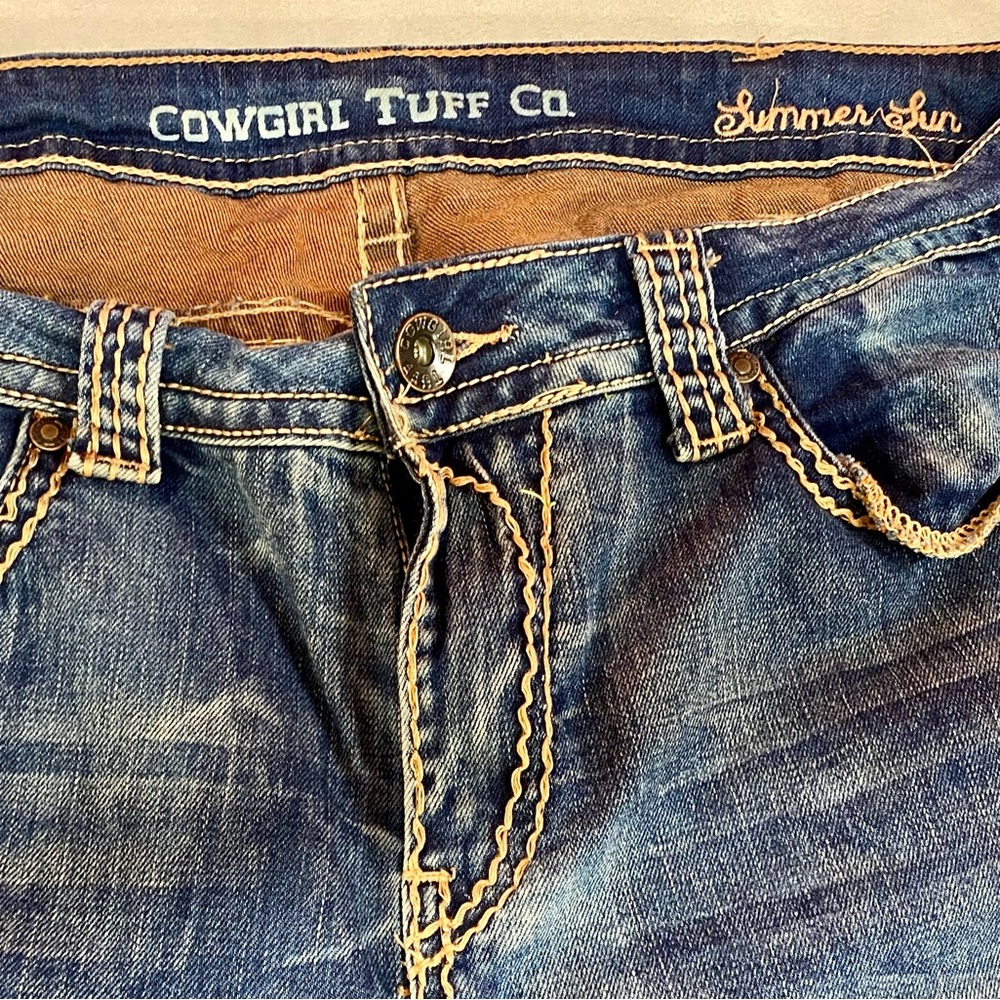 Cowgirl Tuff Jeans Capris size 35 “Summer Sun”